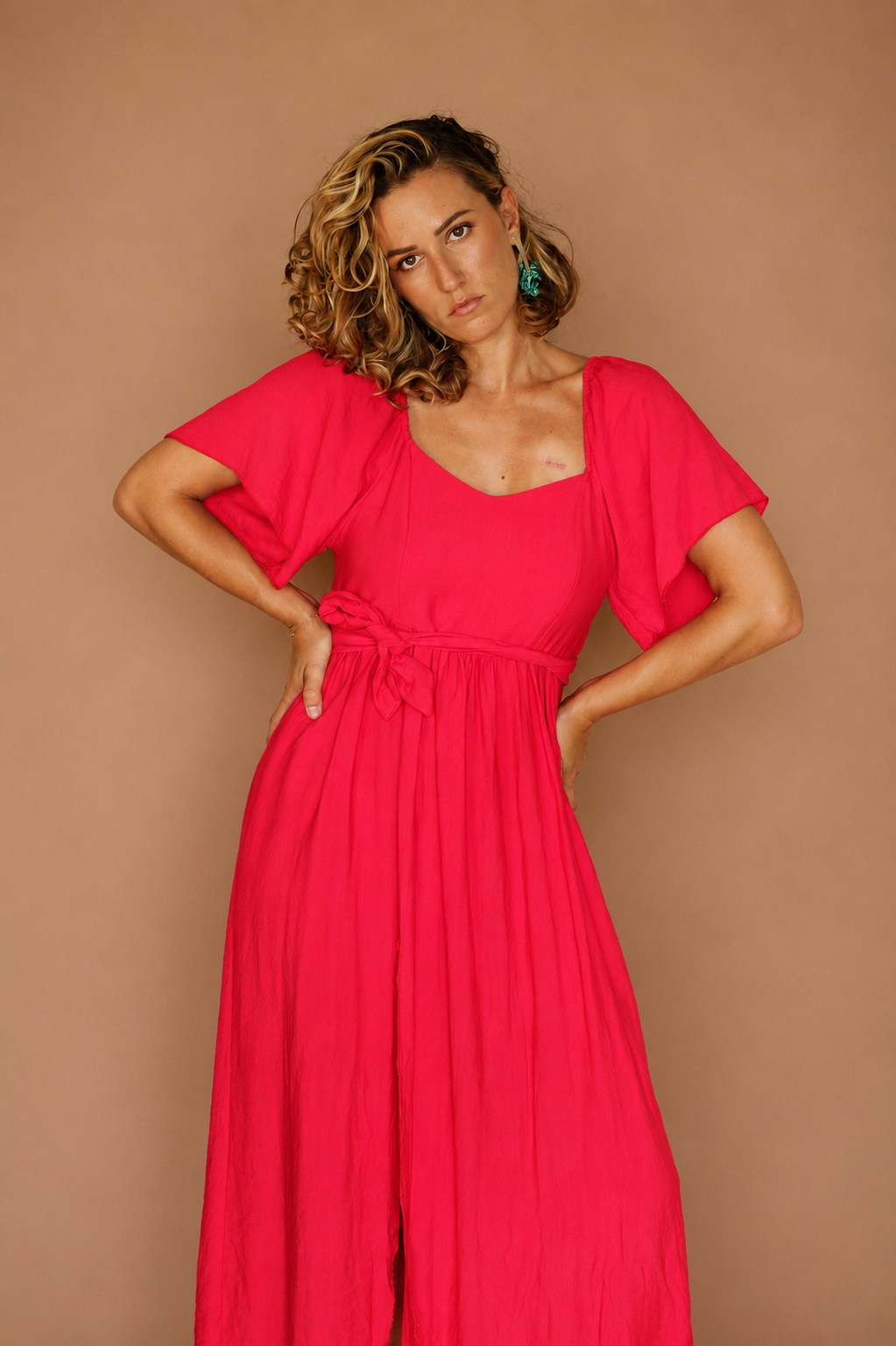 Robe midi framboise fendue en viscose – Femme