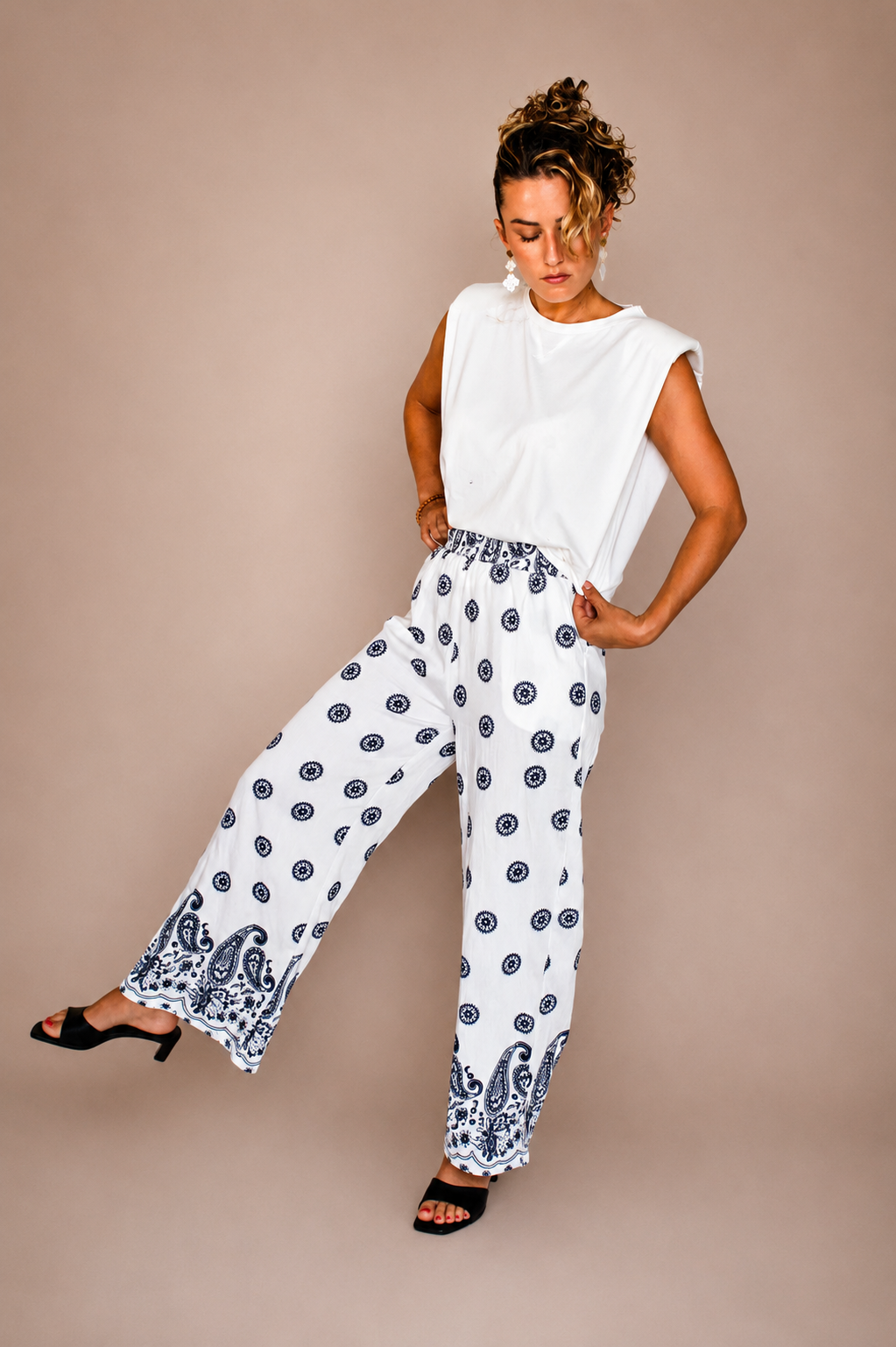 Pantalon fluide imprimé blanc – Femme