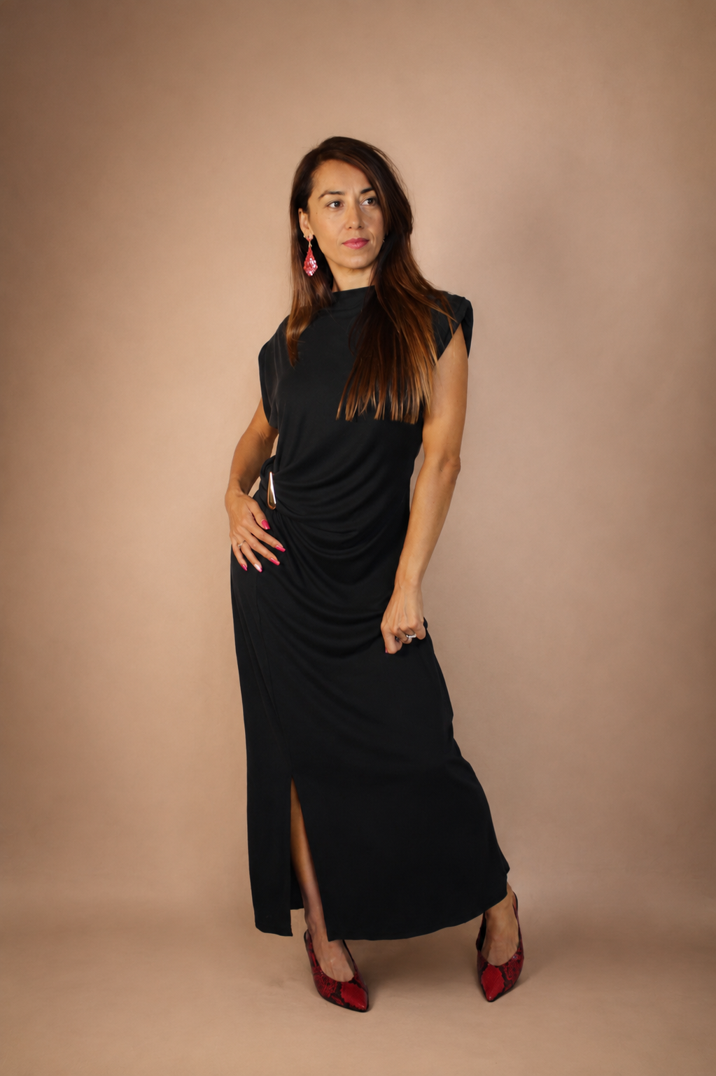 Robe longue à bijoux doré