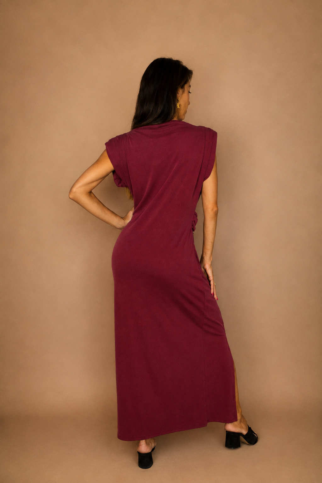 Robe longue à bijoux doré