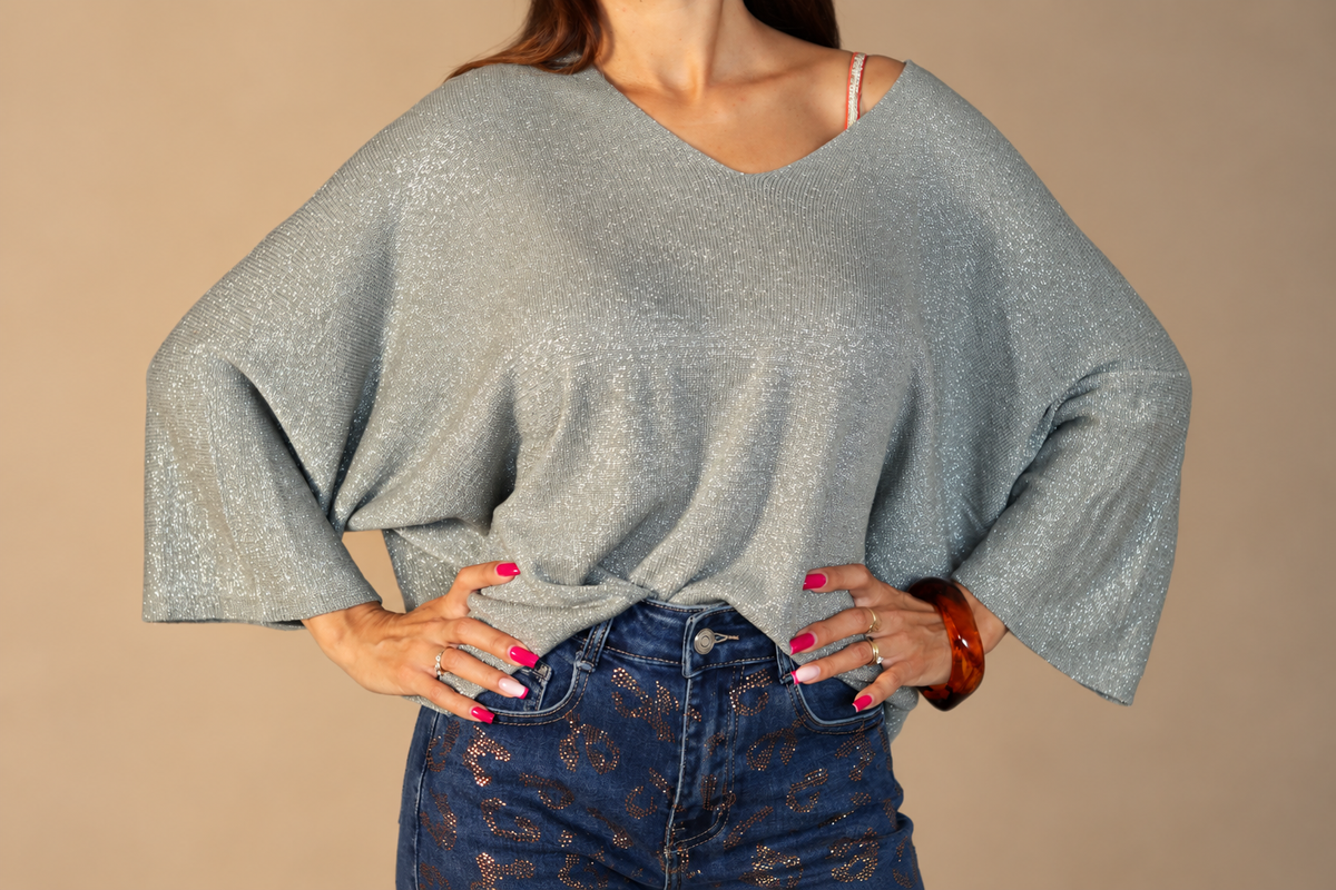 Pull léger à col V au fils lurex – Femme