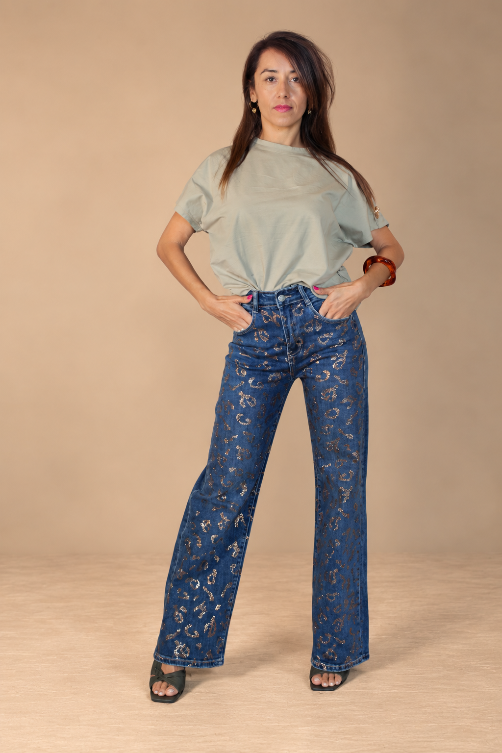 T-shirt à bijoux dorés – Femme