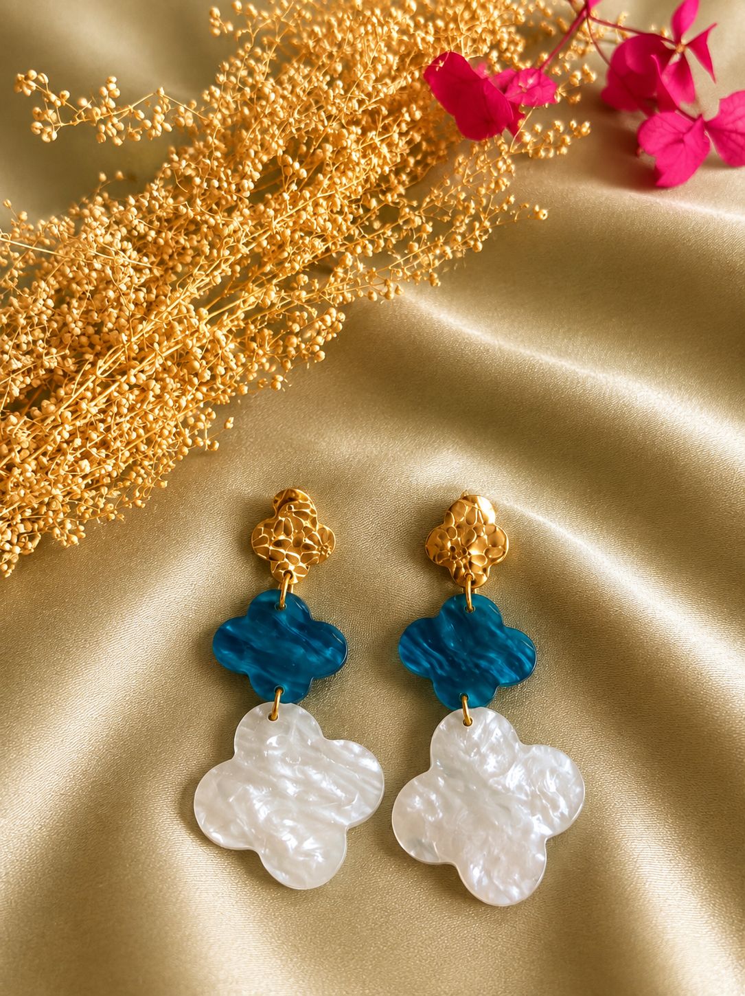 Boucles d'oreilles bleues et blanches