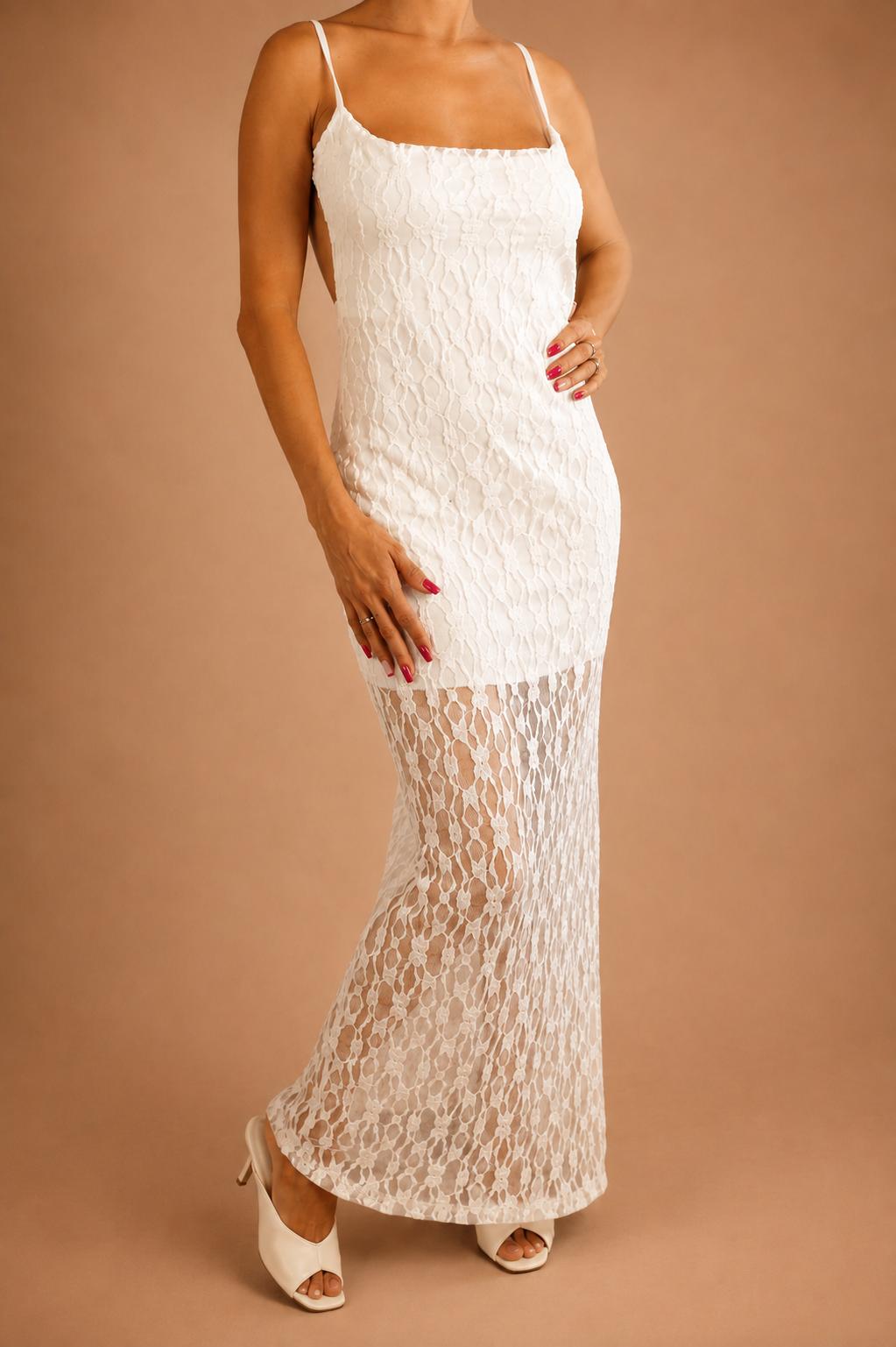 Robe longue en dentelle blanche